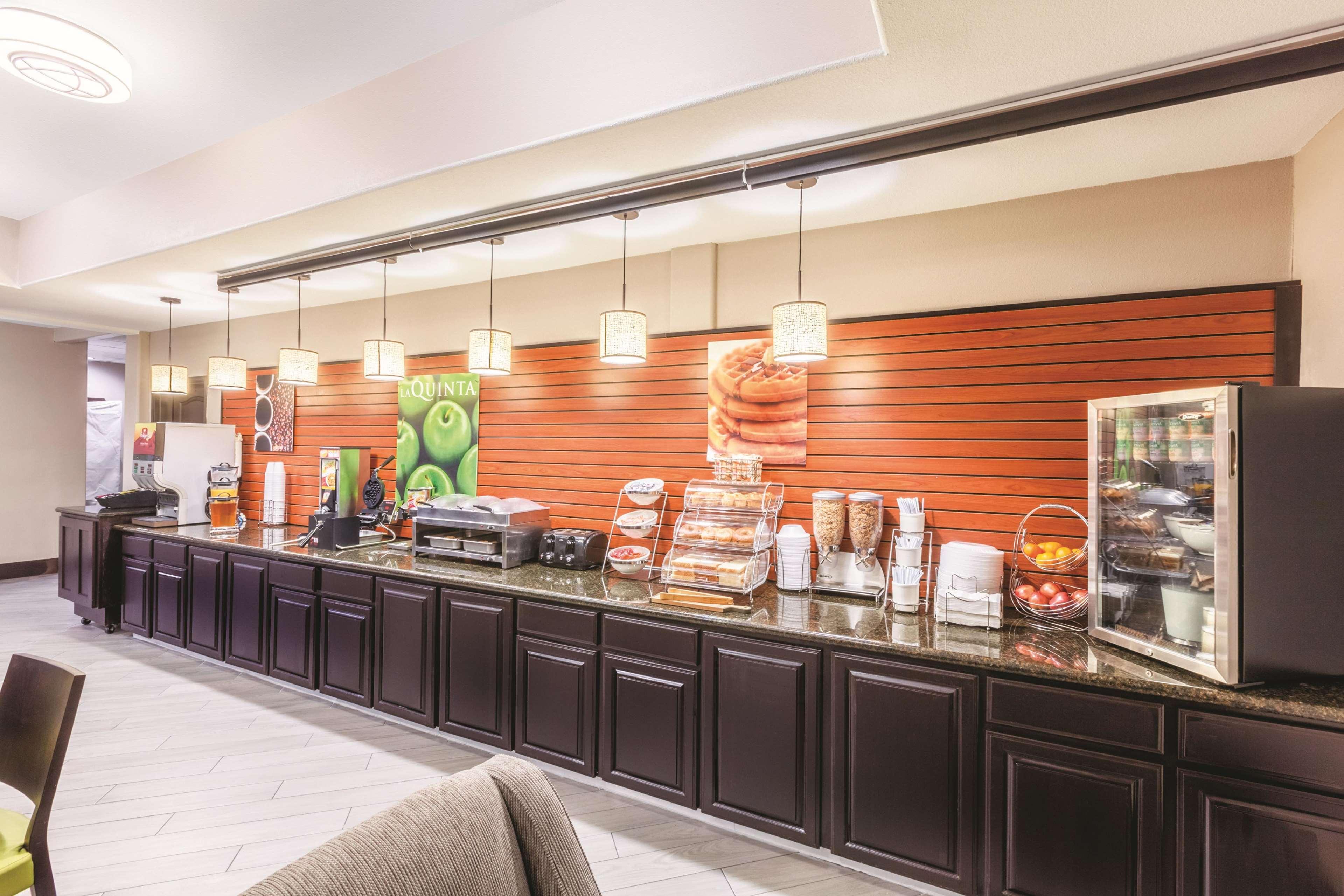 La Quinta By Wyndham Houston Iah Bush Intl Airport E Hotel Humble Eksteriør billede