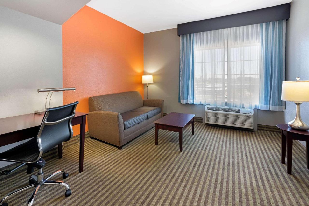 La Quinta By Wyndham Houston Iah Bush Intl Airport E Hotel Humble Eksteriør billede